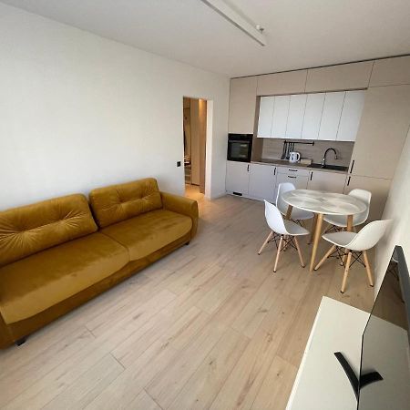 Mb Livinga Apartamentai Taikos G Mažeikiai Exteriör bild